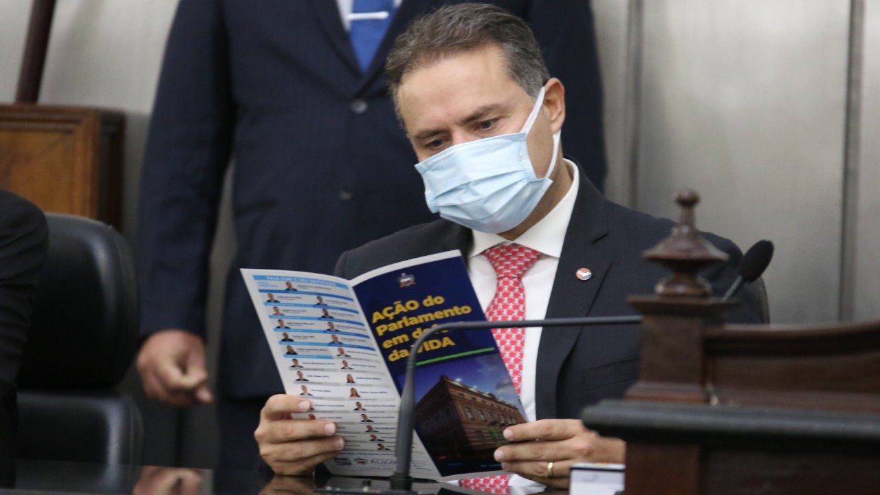 Governador promete rever alíquota de 14% dos aposentados do Estado
