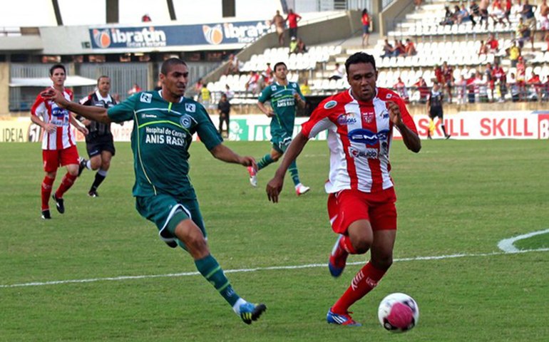 CRB perde por 3 a 0 para Goiás