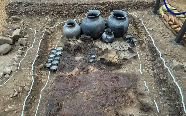 Descoberta rara revela armadura completa de comandante do Reino de Silla na Coreia do Sul (IMAGENS)