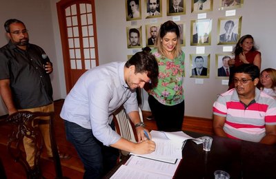 Funcionários das escolas municipais de Marechal com destaque no Ideb recebem bonificação 