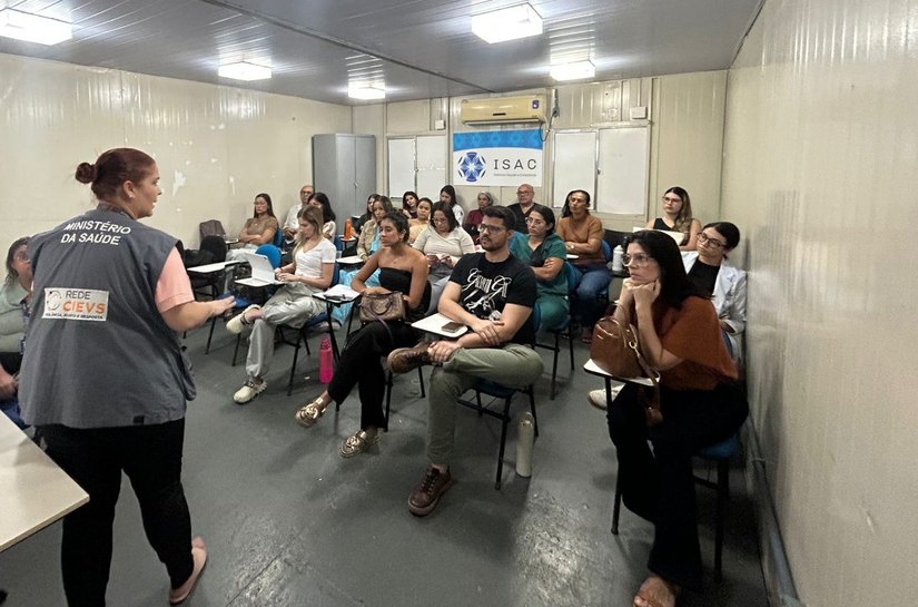 Saúde capacita profissionais da UPA Trapiche sobre doença meningocócica