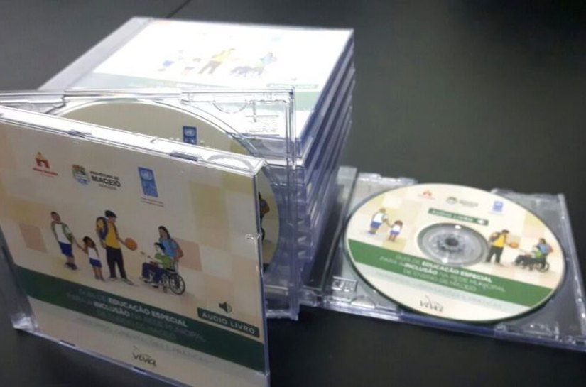 Semed lança audiolivro para promover educação inclusiva