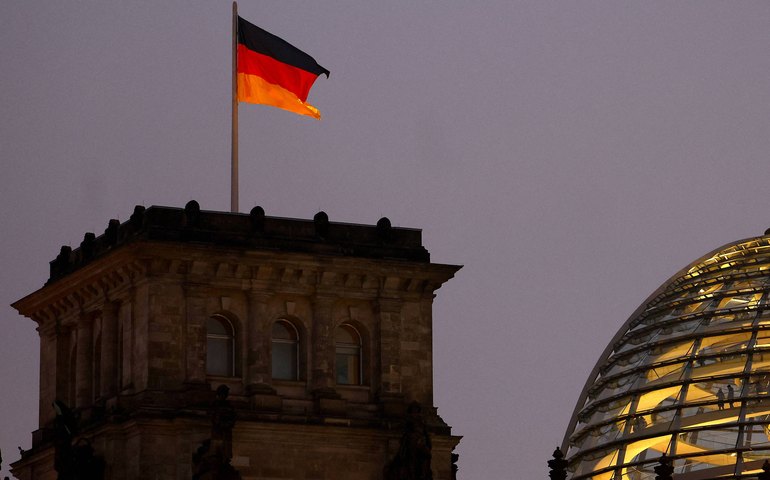 Conheça o 'Reino da Alemanha', onde extremistas são vegetarianos, fumantes e não respeitam Estado alemão