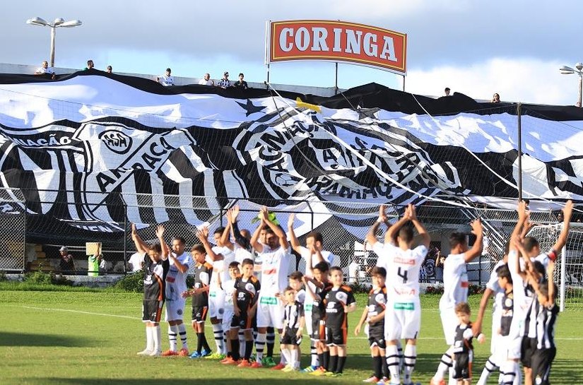 Técnico Paulo Foiani relaciona 23 atletas para o jogo contra o Guarani