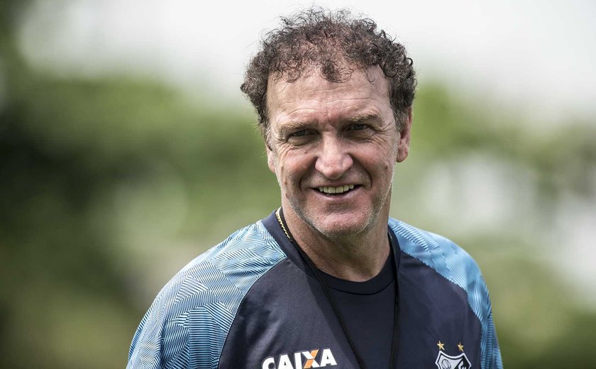 'O tempo é o senhor da razão': Cuca divulga nota oficial sobre despedida do Athletico-PR