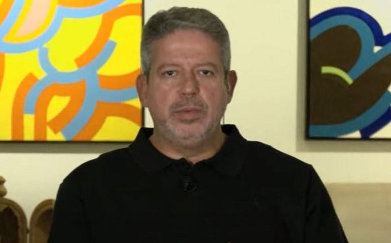 Arthur Lira reforça questionamento de Mosabelle sobre empréstimo de R$30 milhões de Julio Cesar tendo em caixa R$100 milhões da CASAL