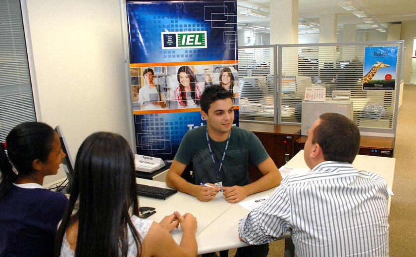 Sistema do IEL disponibiliza cerca de 200 vagas de estágio para Alagoas