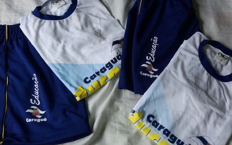 Cidade do litoral de SP aprova publicidade em uniformes e kits escolares