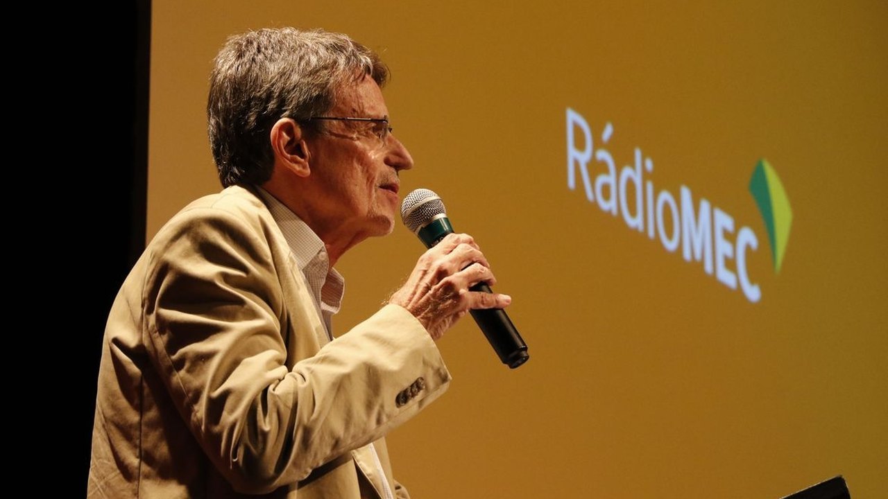Rádio MEC celebra 100 anos e anuncia programação especial