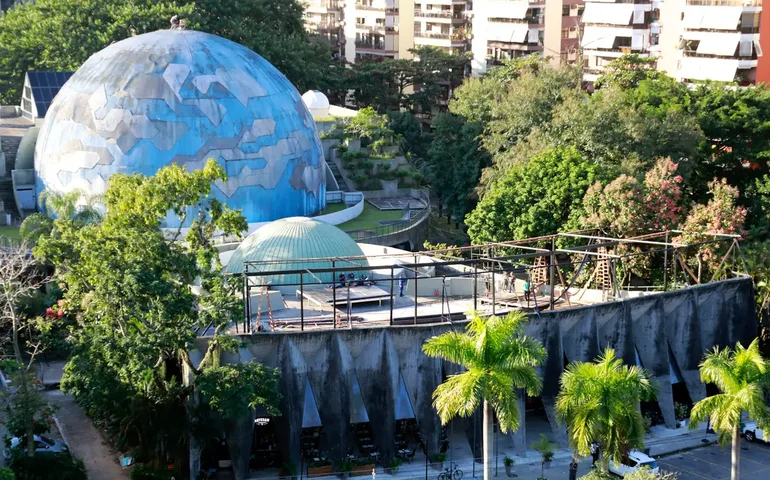 No Rio, Bia Hetzel lança livros para inspirar consciência ambiental