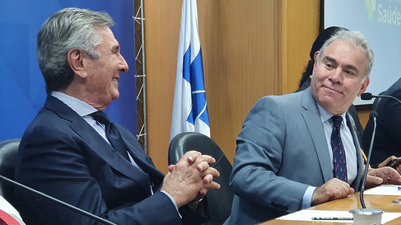 Queiroga diz a Collor que a portaria que regulamenta o pagamento do piso aos agentes da saúde e de endemias será publicada em breve