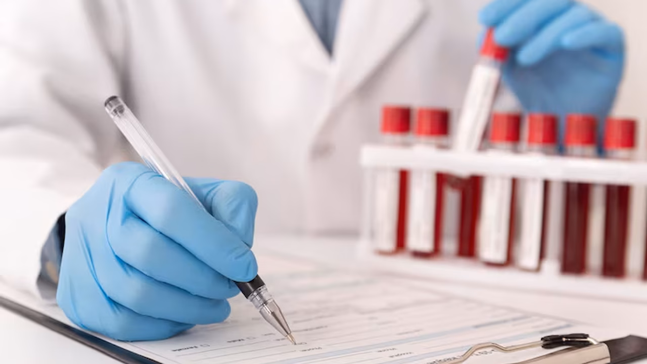 Cientistas desenvolvem anticorpo que faz tumores 'brilharem' em exames