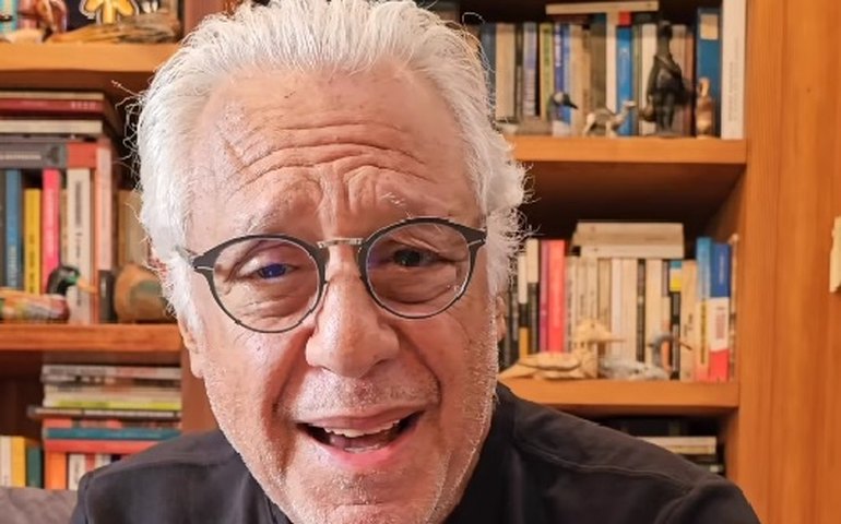 Natal antecipado! Antonio Fagundes, Romulo Estrela e amigos fazem ceia e amigo-oculto