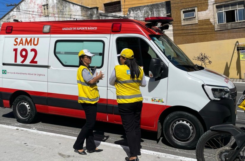 Equipe Social do Ronda presta apoio a jovem em situação de vulnerabilidade na Praça dos Martírios