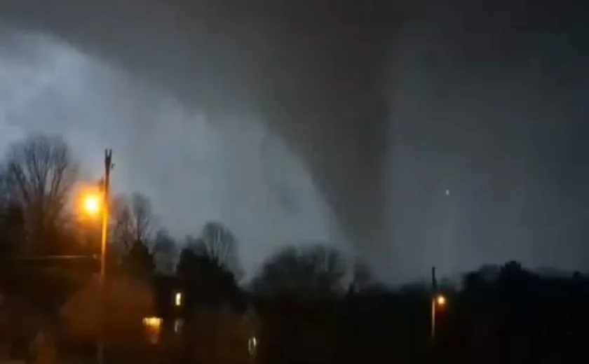 Tornados matam três pessoas nos EUA e colocam em alerta o Centro-Oeste do país; vídeo