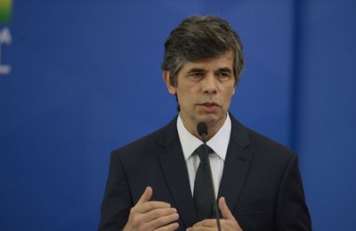 Nelson Teich pede demissão do Ministério da Saúde