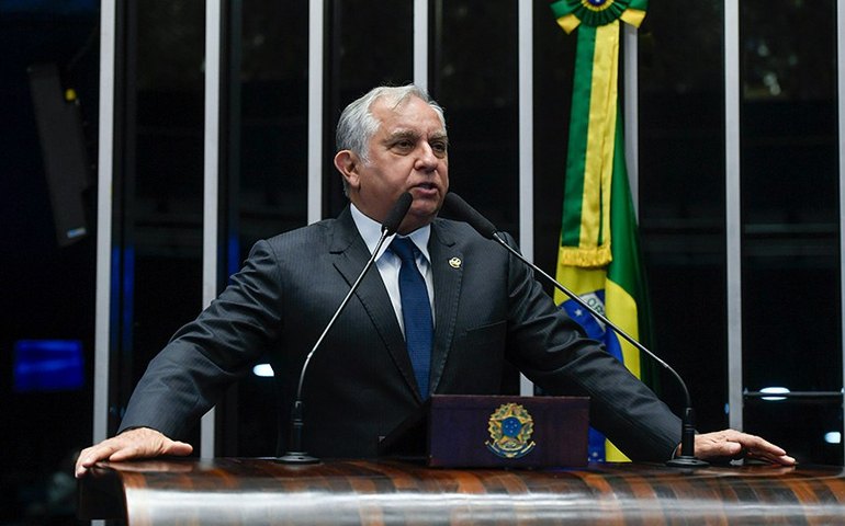 Izalci ressalta importância da educação e do investimento em ciência e tecnologia