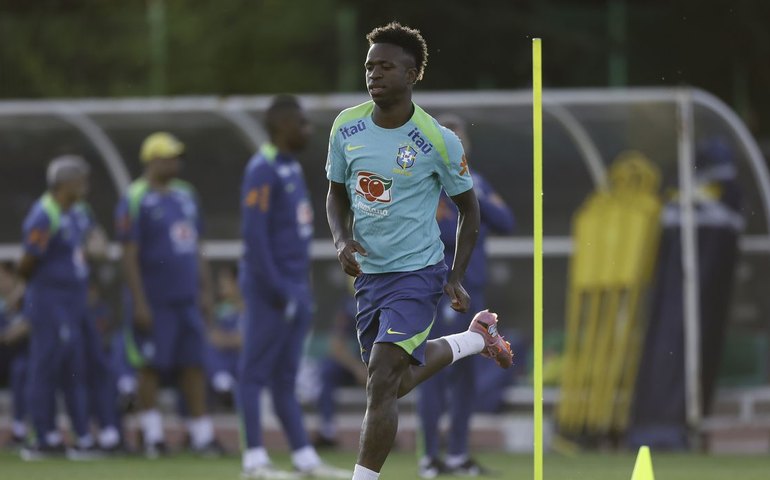 Ancelotti esboça formação da seleção para enfrentar Coreia do Sul