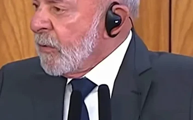 Lula defende parceria militar com a África do Sul e diz que Brasil pode produzir sua própria defesa