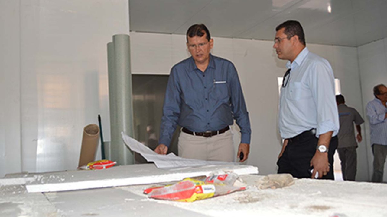 Vilas Bôas e Joelson Gomes vistoriam construção de UPA em Maceió