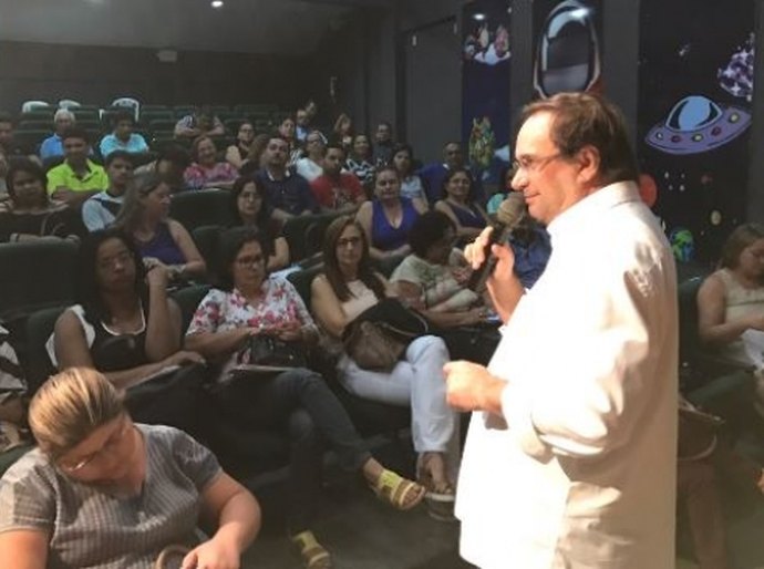 Luciano Barbosa: 'Educação não se faz sozinho, se faz em mutirão'