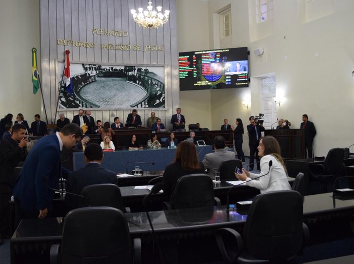 ALE debate veto governamental ao projeto que modifica estatuto dos PMs