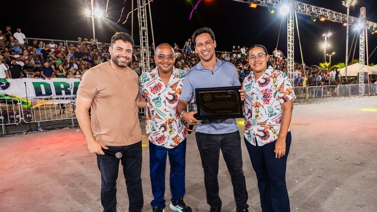 Prefeito Rodrigo Cunha prestigia encerramento do Festival de Bumba Meu Boi