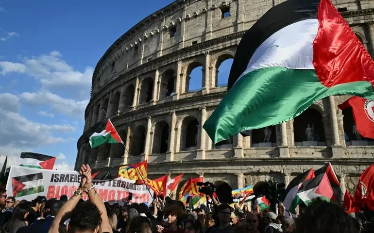 Israel vai levar ativistas da Flotilha Global Sumud para Grécia