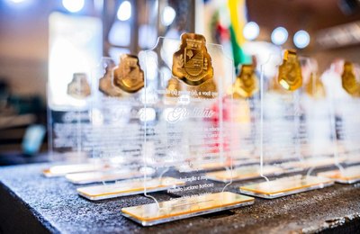 Luciano empossa novos gestores escolares e anuncia proposta de reajuste salarial