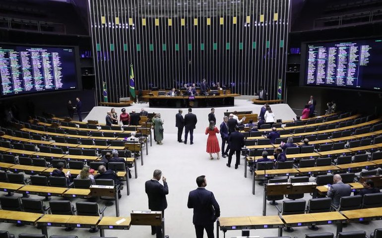 Plenário aprova criação do selo “Empresa Amiga da Amamentação”