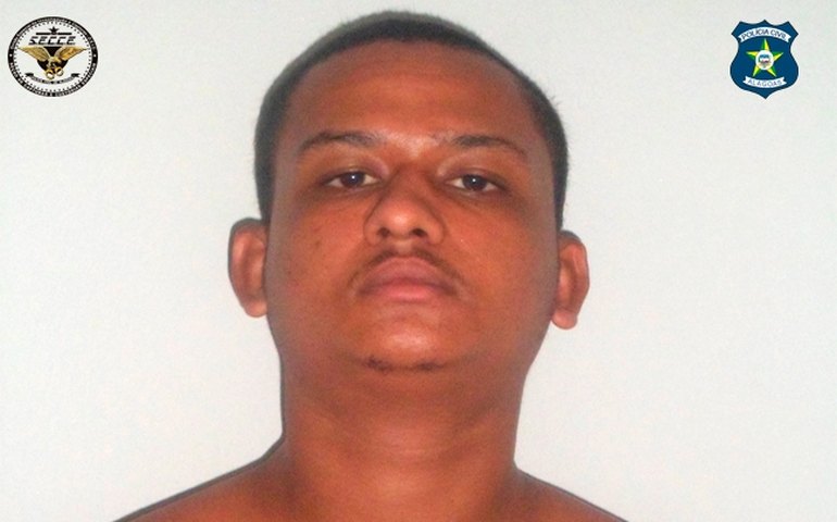 Maceió: PC prende jovem flagrado com moto roubada