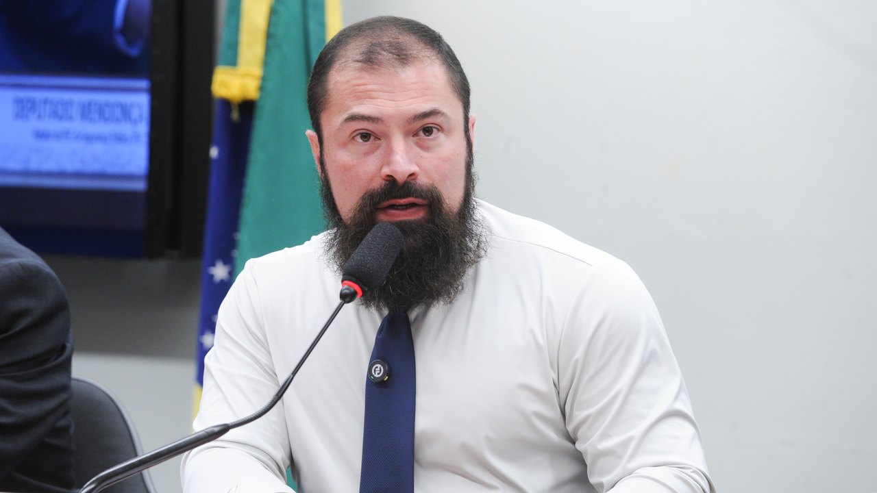 Justiça condena deputado do PL a indenizar PT por associar partido ao narcotráfico