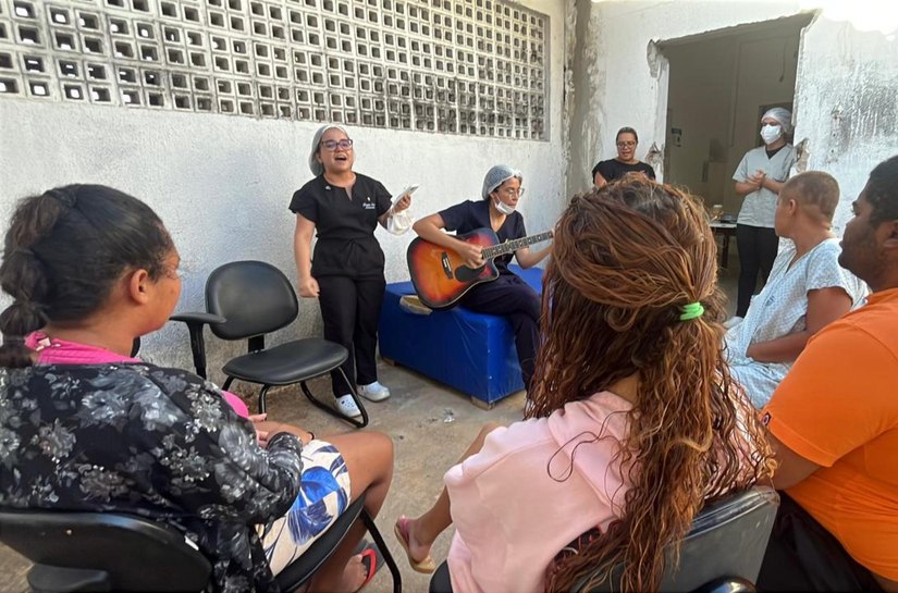 Musicoterapia humaniza atendimento e fortalece cuidado em saúde mental no Hospital Ib Gatto