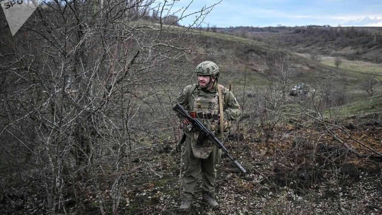 Na região de Carcóvia estão cercados cerca de 1,7 mil militares do Exército ucraniano, diz MD da Rússia