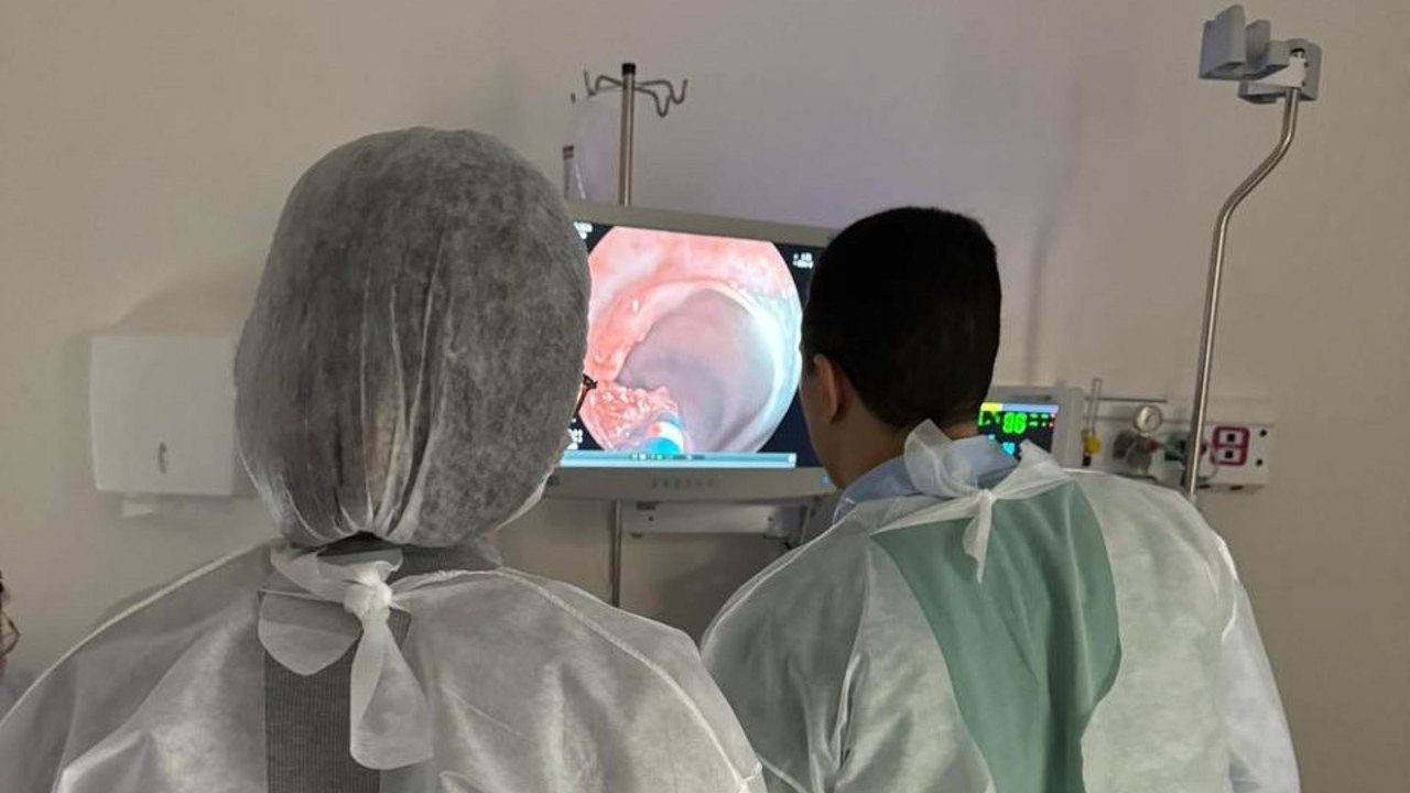  Hospital Metropolitano de Alagoas realiza procedimento inovador pelo SUS para tratamento de tumores gastrointestinais precoces 
