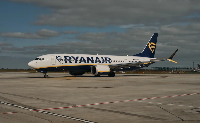 Ryanair aumenta lucro e receita, mas corta projeção de tráfego para ano fiscal de 2026