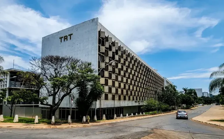 Desembargadores do TRT do Rio condenados a até 20 anos de prisão receberam R$ 6,8 mi em propina