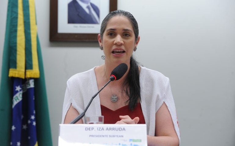 Comissão aprova regras especiais para aulas durante calamidades sanitárias ou climáticas