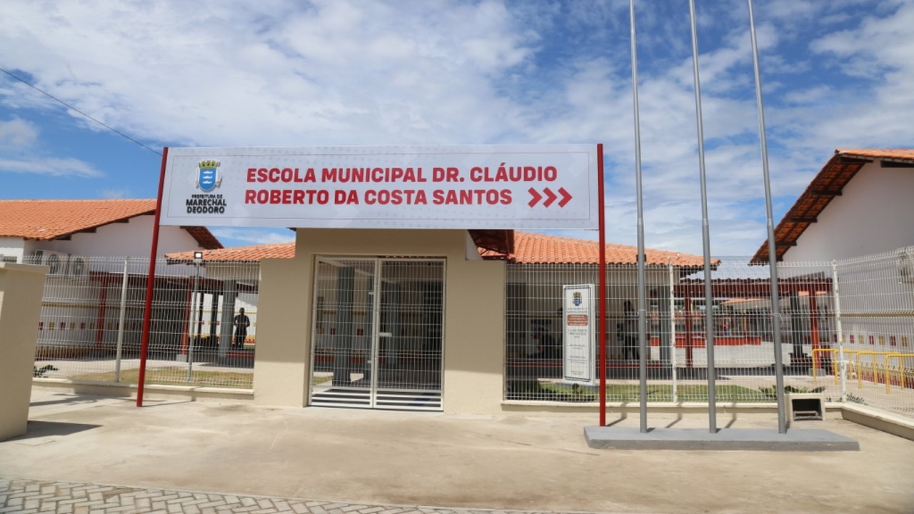 Inauguração do maior investimento na educação pública marca volta às aulas em Marechal Deodoro