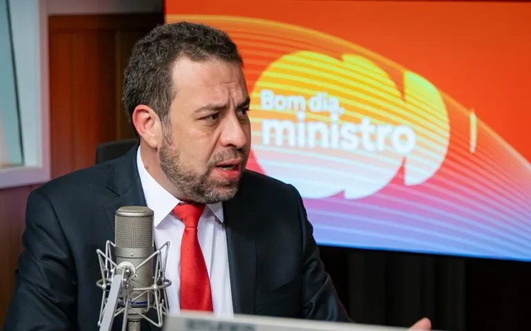 Boulos sobre isenção do IR: “É um marco histórico. O povo no Orçamento e o rico no Imposto de Renda”