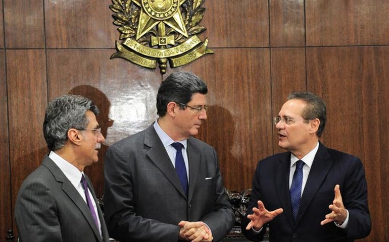 Renan sugere a ministro independência do Banco Central
