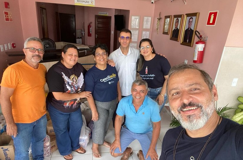 Servidores da Justiça beneficiam idosos com doações em Maceió