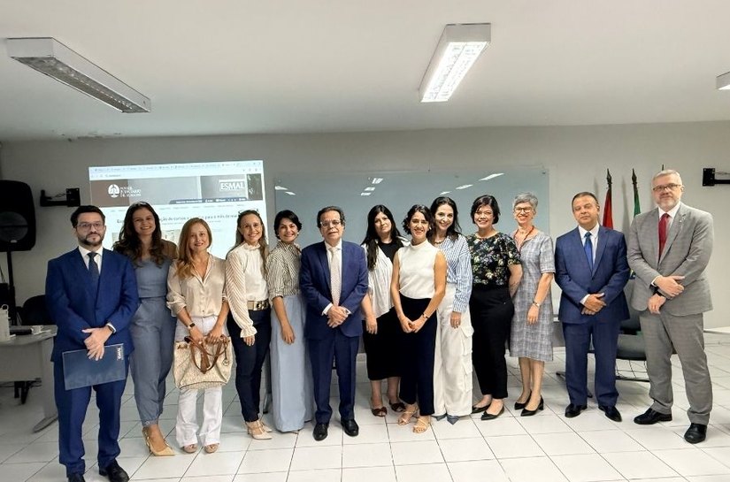 Representantes da Enfam conhecem boas práticas da Esmal em visita institucional