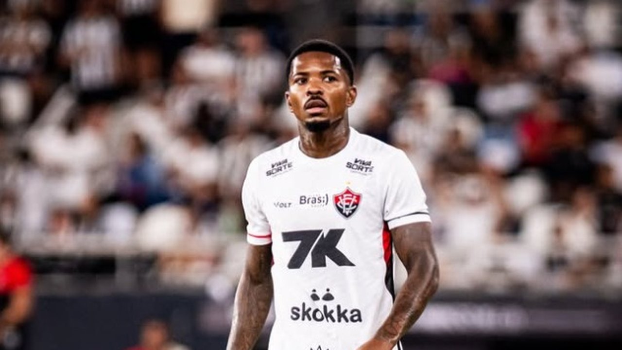 Cacá é suspenso pelo STJD após incidentes no clássico Ba-Vi