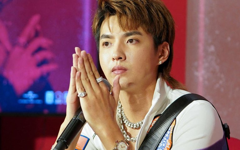 Cantor e ator sino-canadense Kris Wu é condenado a 13 anos de prisão por estupro