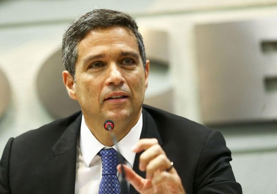 Vacinação avança e reflete na recuperação econômica dos países, diz Campos Neto