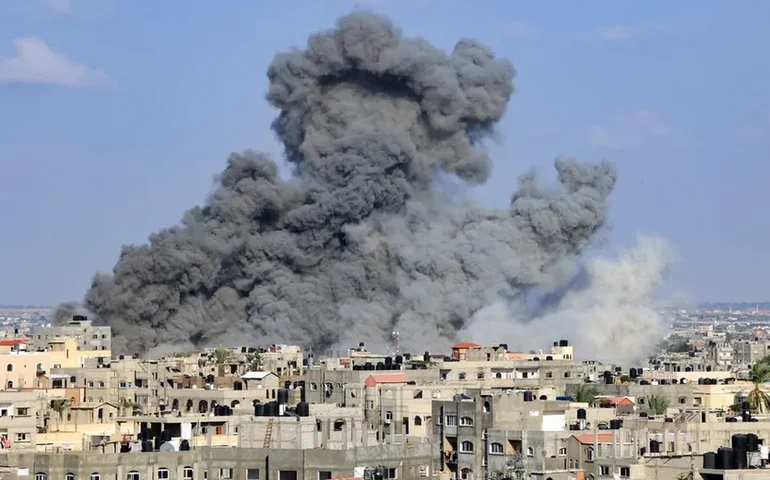 Israel se prepara para invadir Líbano por terra; mortos passam de mil