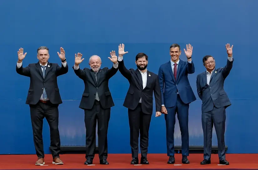 Lula e outros líderes convocam instituições em defesa da democracia