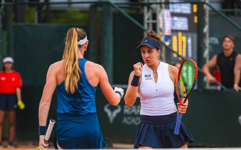 Laura Pigossi e Ingrid Martins fazem semifinal brasileira nas duplas no WTA de Florianópolis