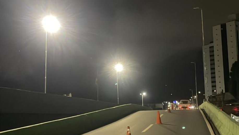Ilumina restabelece iluminação no Viaduto João Lyra e Corredor Vera Arruda após furto de cabos